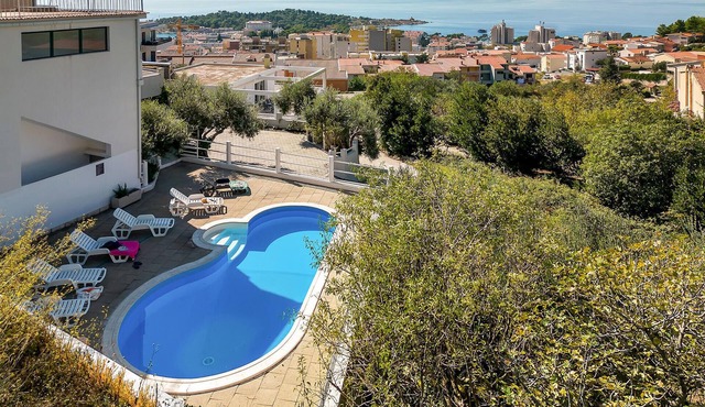 Beautiful home in Makarska with WiFi