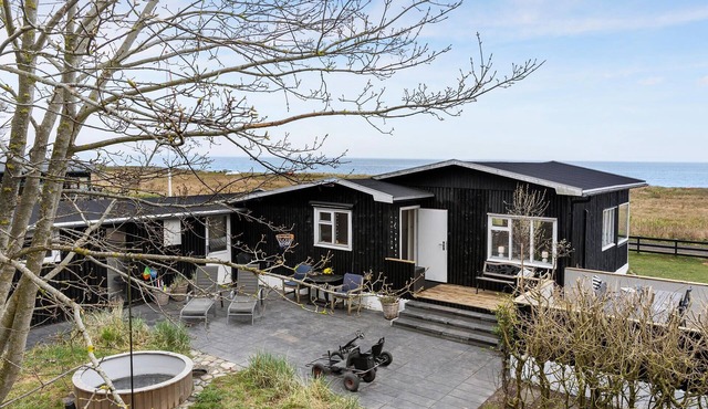 Beautiful home in Malling