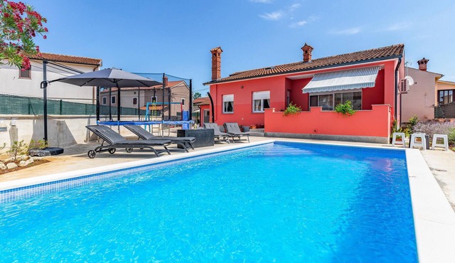 Beautiful home in Marcana