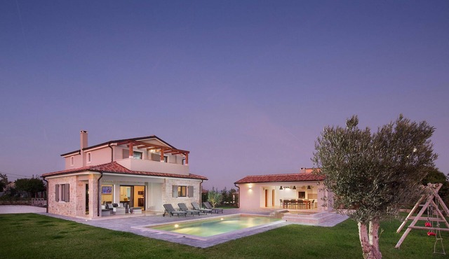 Beautiful home in Marcana with sauna