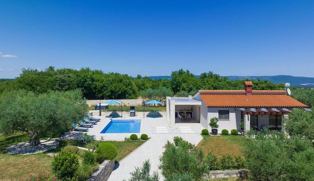 Beautiful home in Marcana