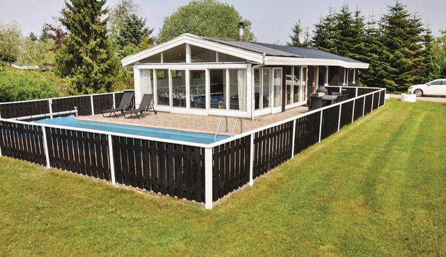 Beautiful home in Middelfart with sauna