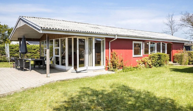 Beautiful home in Middelfart with WiFi