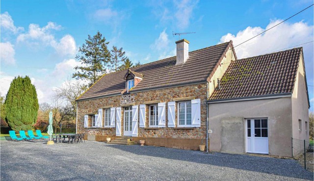 Beautiful Home In Montsenelle With Wifi