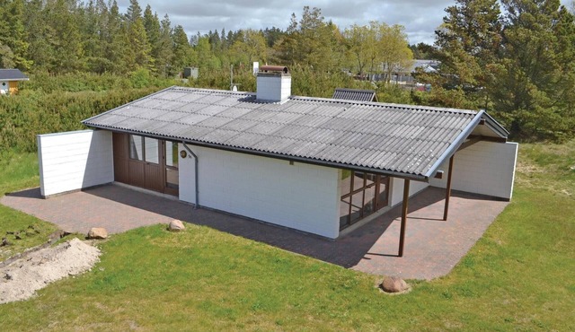 Beautiful home in Nørre Nebel with WiFi