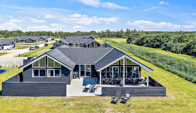 Beautiful home in Nørre Nebel with sauna
