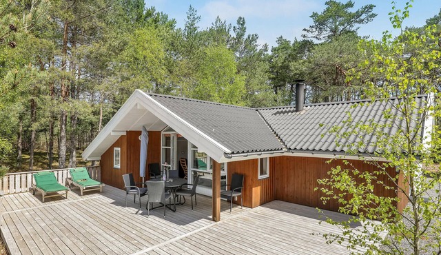 Beautiful home in Nexø with WiFi