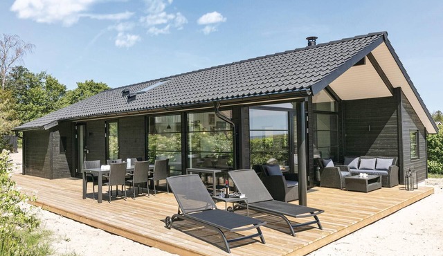 Beautiful home in Nexø with WiFi