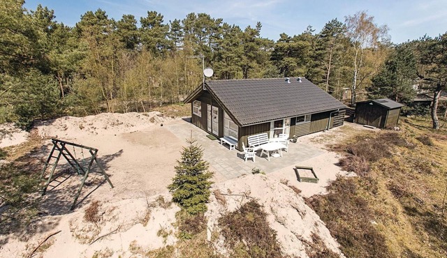 Beautiful home in Nexø with WiFi