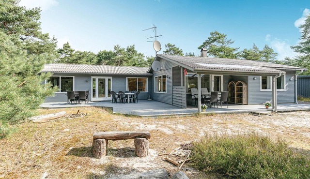 Beautiful home in Nexø with WiFi