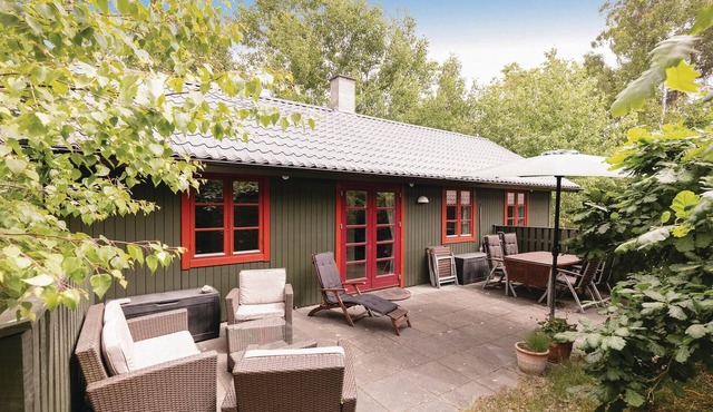 Beautiful home in Nexø with WiFi