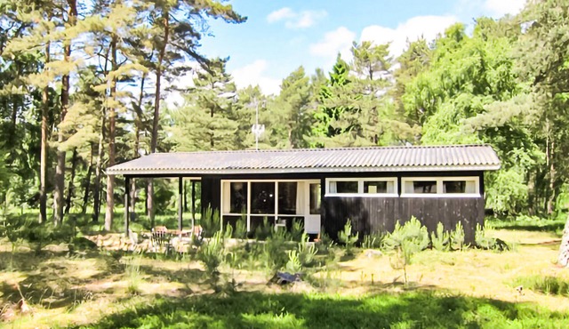 Beautiful home in Nexø with WiFi