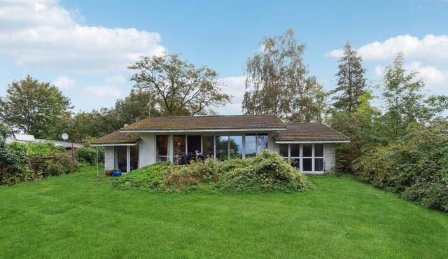 Beautiful home in ølsted with WiFi