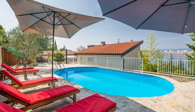 Beautiful home in Omisalj