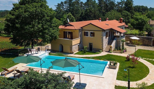 Beautiful home in Pazin