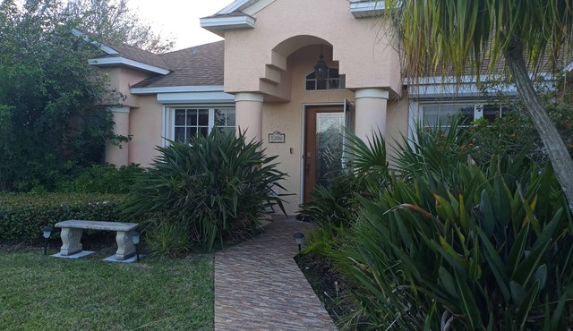 Beautiful home in peaceful and safe neighborhood, next to shoppes, restaurants.