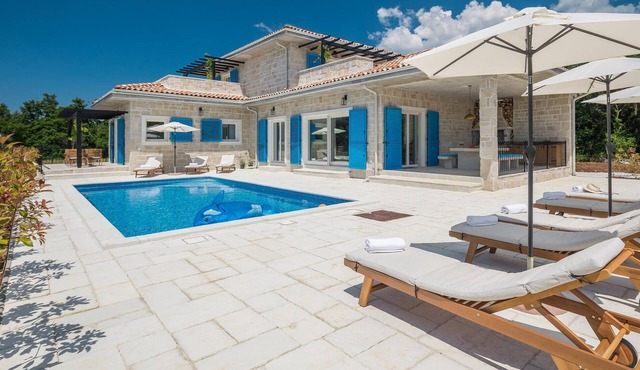 Beautiful home in Pifari