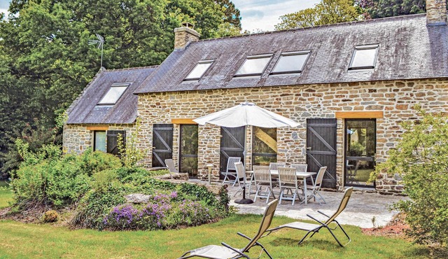 Beautiful home in Pont Aven with WiFi