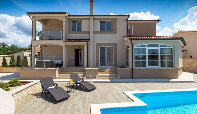 Beautiful home in Porec