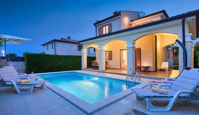 Beautiful home in Porec