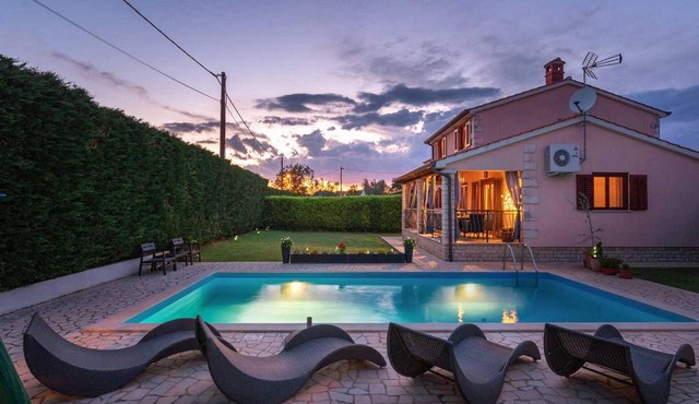 Beautiful home in Porec