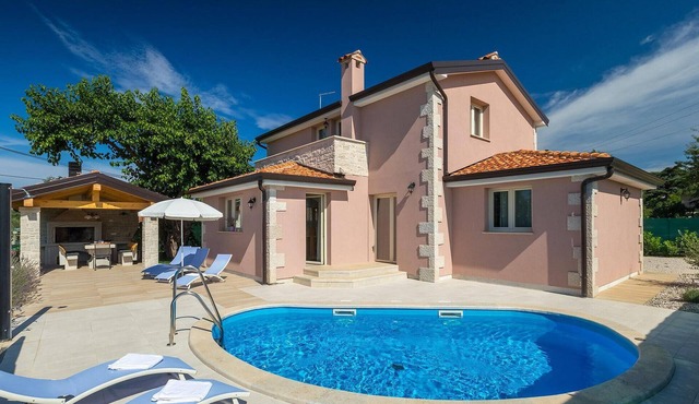 Beautiful home in Porec