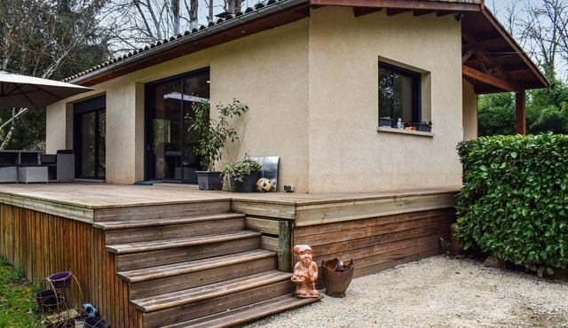 Beautiful home in Pradines with kitchen