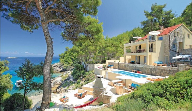 Beautiful Home In Prigradica With Jacuzzi