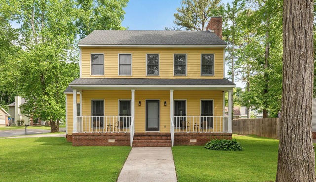 Beautiful home in quiet neighborhood with arcade room. Pet friendly!