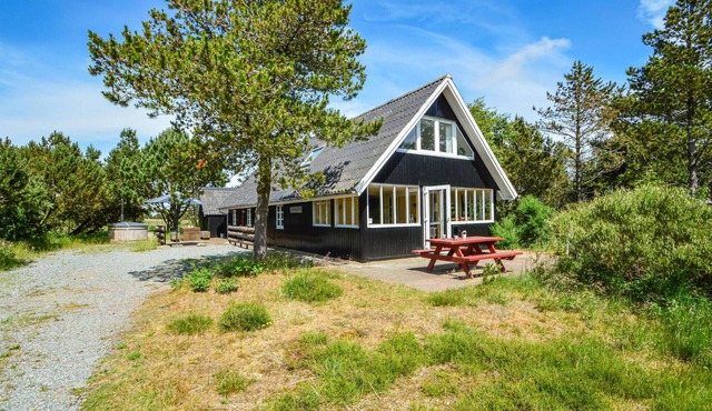 Beautiful home in Rømø with sauna