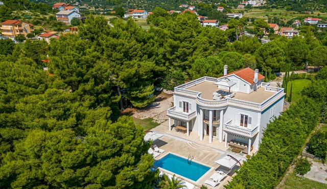 Beautiful home in Rab
