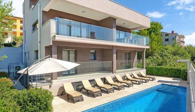 Beautiful home in Rabac