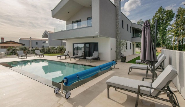 Beautiful home in Rebici