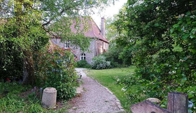 Beautiful home in RENTY with WiFi