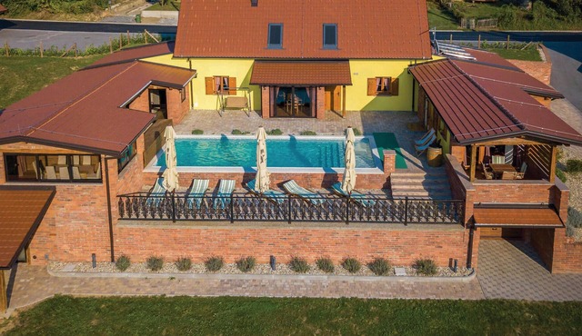 Beautiful home in Repusnica with sauna