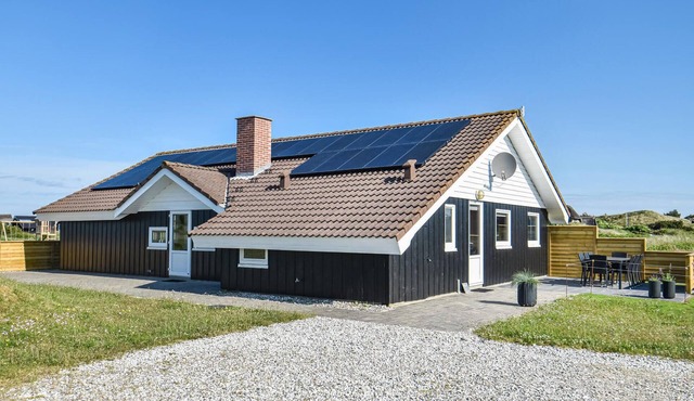 Beautiful home in Ringkøbing with sauna