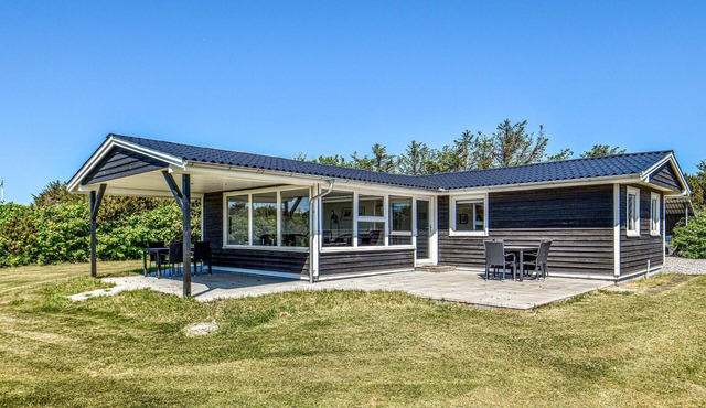 Beautiful home in Ringkøbing with WiFi