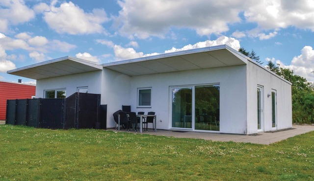 Beautiful home in Ringkøbing with WiFi