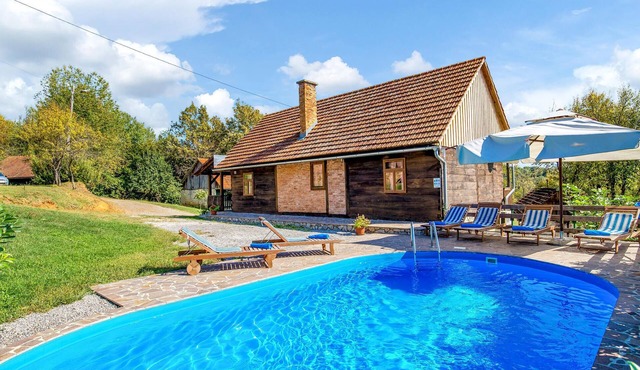 Beautiful home in Ribnik