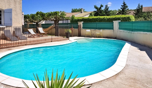 Beautiful home in Rognonas with WiFi