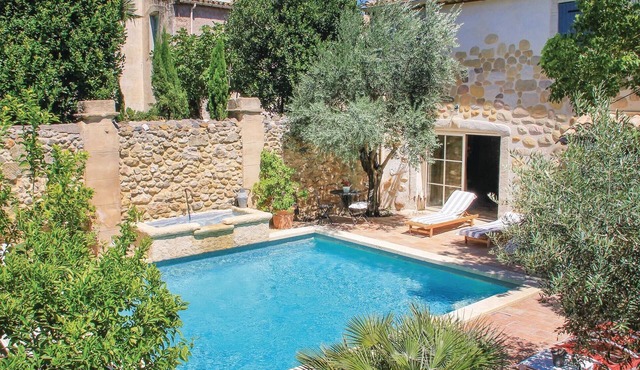 Beautiful home in Roujan with WiFi