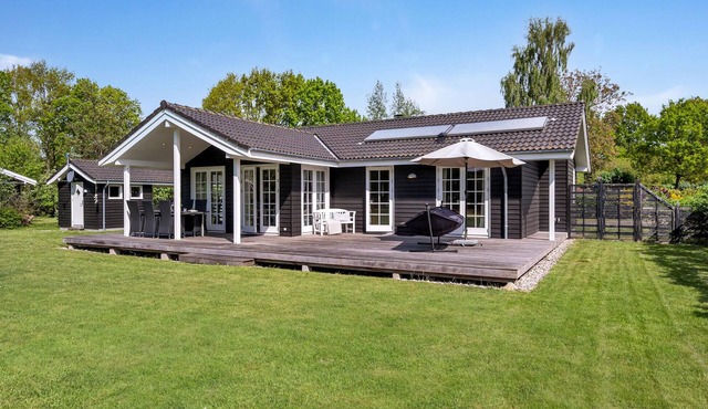 Beautiful home in Rudkøbing with WiFi