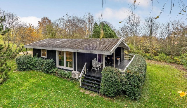 Beautiful home in Rudkøbing with WiFi
