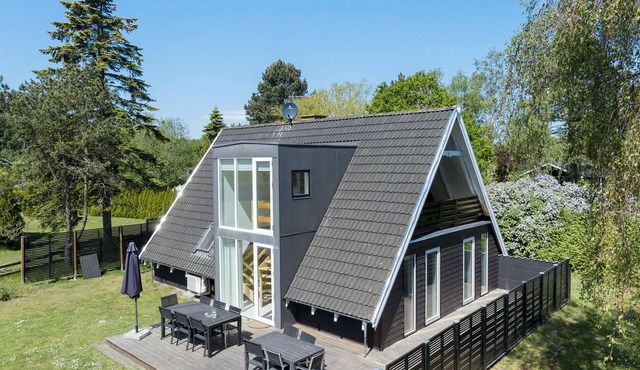 Beautiful home in Rudkøbing with WiFi