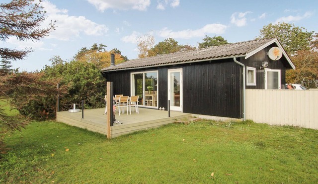 Beautiful home in Samsø with kitchen