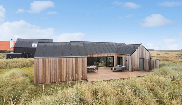 Beautiful home in Skagen with WiFi