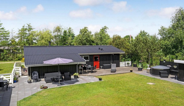 Beautiful home in Skjern with kitchen