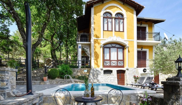 Beautiful home in Srinjine