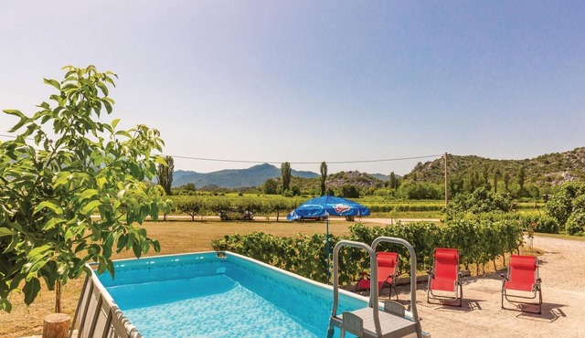 Beautiful home in Stasevica with WiFi
