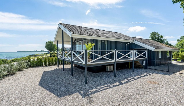 Beautiful home in Strøby with WiFi